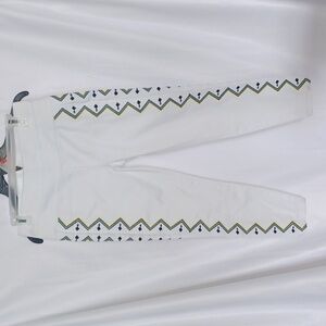 Bisou Bisou White stretch embroidered ankle pants size 2,  like new